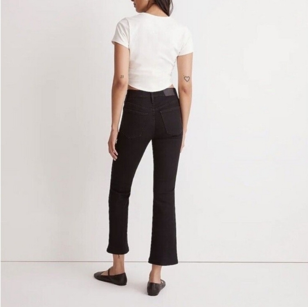 NWOT Madewell Mid-Rise Kick Out Jean - Picture 2 of 10